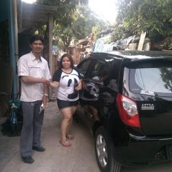 Foto Penyerahan Unit 3 Sales Marketing Mobil Dealer Daihatsu Narogong Riza