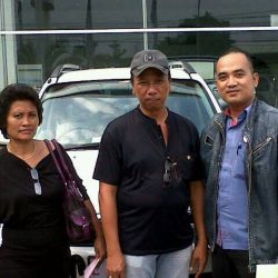 Foto Penyerahan Unit 4 Sales Marketing Mobil Dealer Daihatsu Cirebon Harry