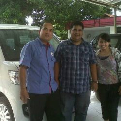 Foto Penyerahan Unit 5 Sales Marketing Mobil Dealer Daihatsu Cirebon Harry