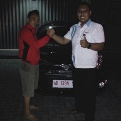 Foto Penyerahan Unit 8 Sales Marketing Mobil Dealer Daihatsu Bantul Gunung Kidul Aria