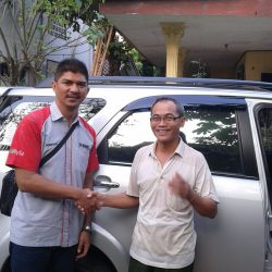 Foto Penyerahan Unit 8 Sales Marketing Mobil Dealer Daihatsu Bekasi Riza