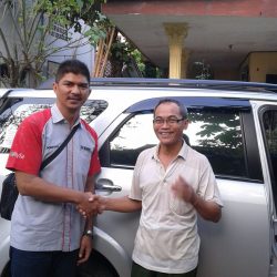 Foto Penyerahan Unit 8 Sales Marketing Mobil Dealer Daihatsu Narogong Riza