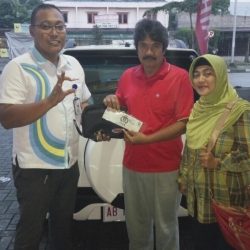 Foto Penyerahan Unit 9 Sales Marketing Mobil Dealer Daihatsu Bantul Gunung Kidul Aria