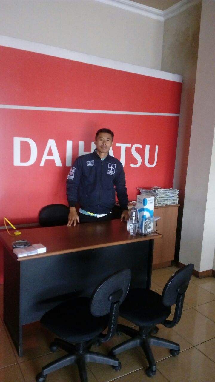 Sales Marketing Mobil Dealer Daihatsu Sumedang Dian K